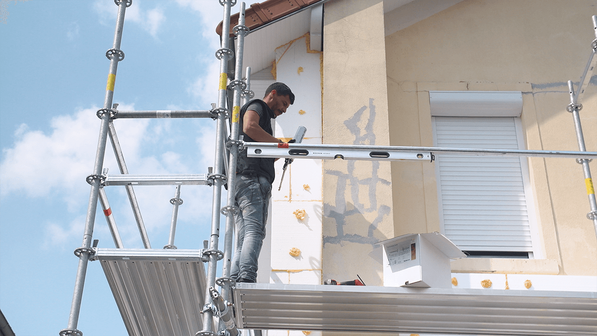 chantier-ite-isolation-murs-exterieurs-taverny-artisan-echafaudages-hellio-2021 (1)-2