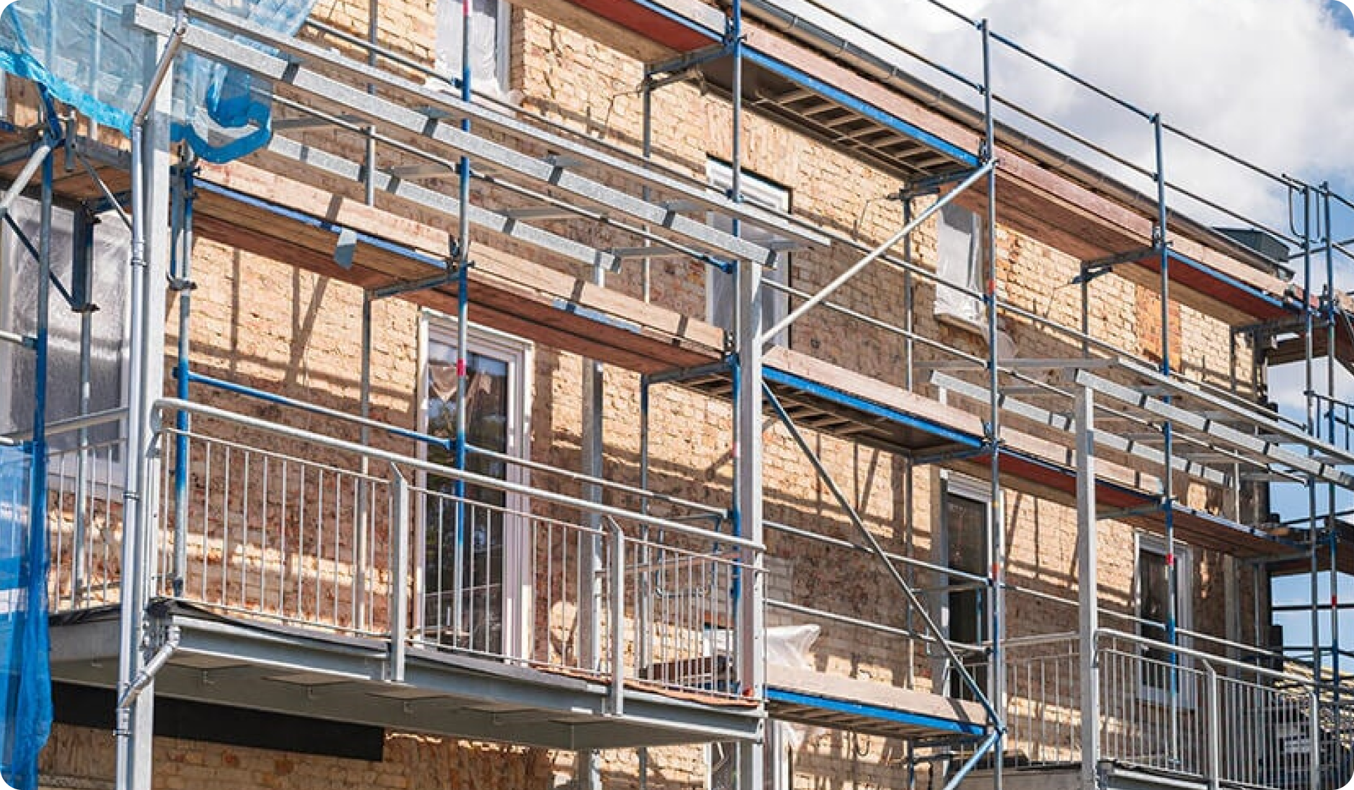 immeuble-echafaudages-travaux-renovation-facade-1