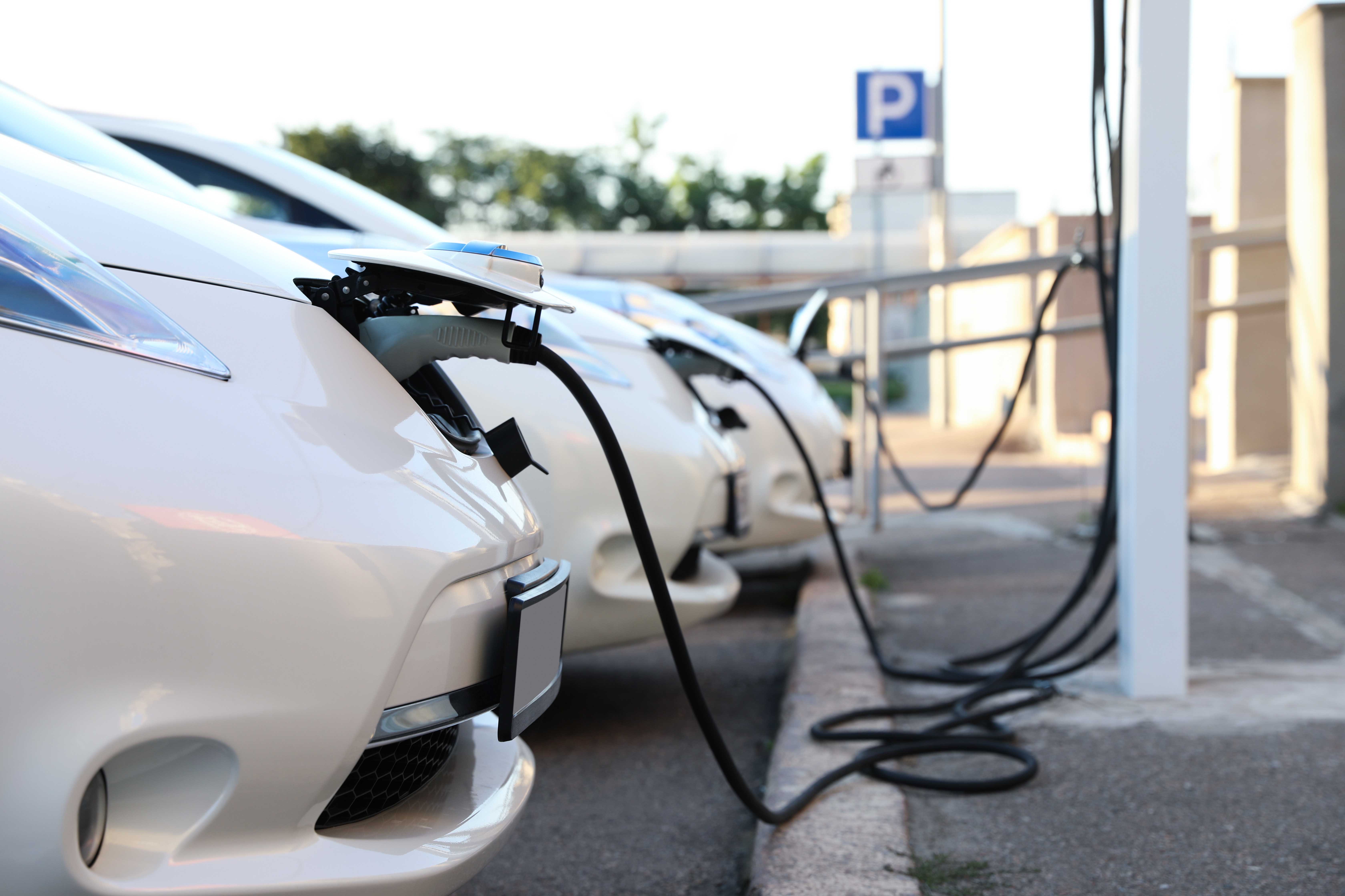 voitures-bornes-de-recharge